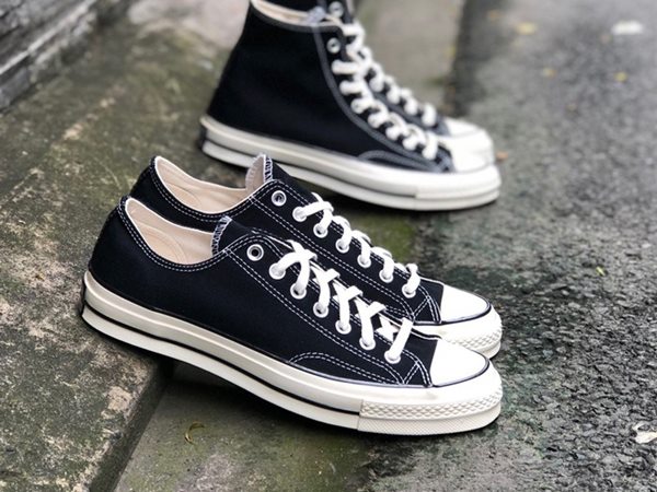 Ngủ mơ thấy đôi giày báo mộng tình duyên ra sao