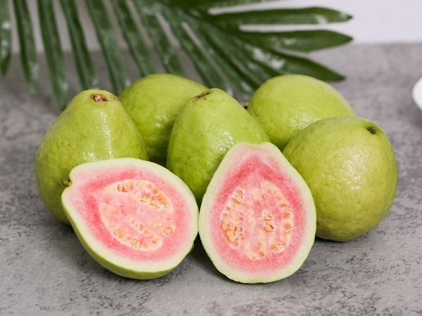 Luận giải giấc mơ thấy ăn ổi báo hiệu đón lộc lá tới?