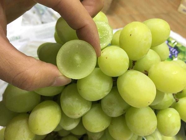Nằm mơ thấy quả nho báo hiệu điều gì? Bí ẩn cần biết