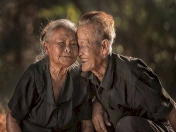 Giải mã mơ thấy ông ngoại đã mất từ lâu là điềm báo lành hay dữ?