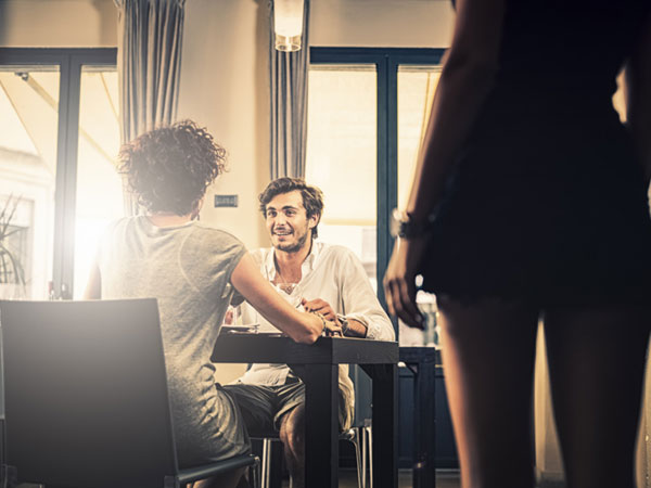 Nằm mơ thấy mình ngoại tình là điềm gì, số gì đại cát?