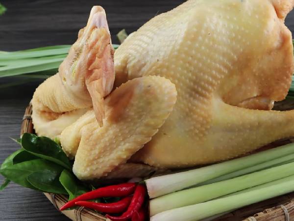 Chiêm bao thấy bắt gà làm thịt